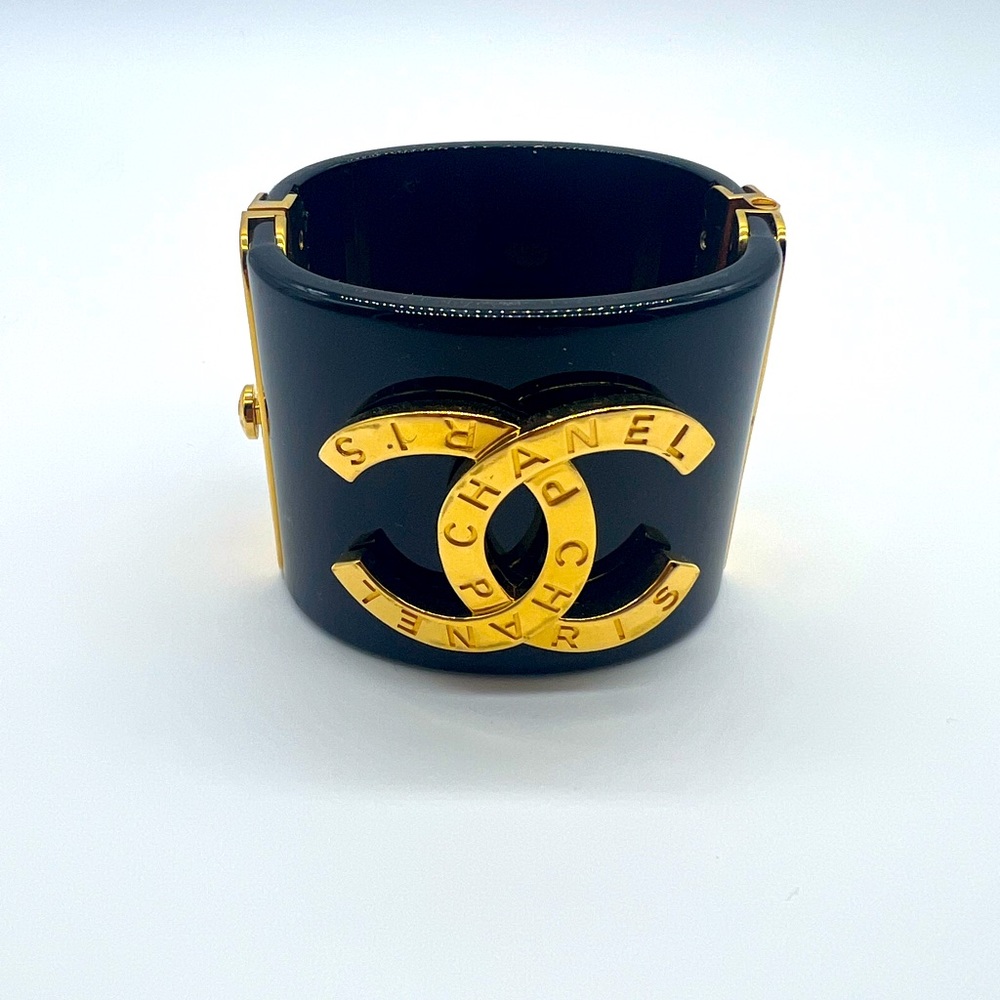 Chanel CC Bracelet Resin with Gold Metal